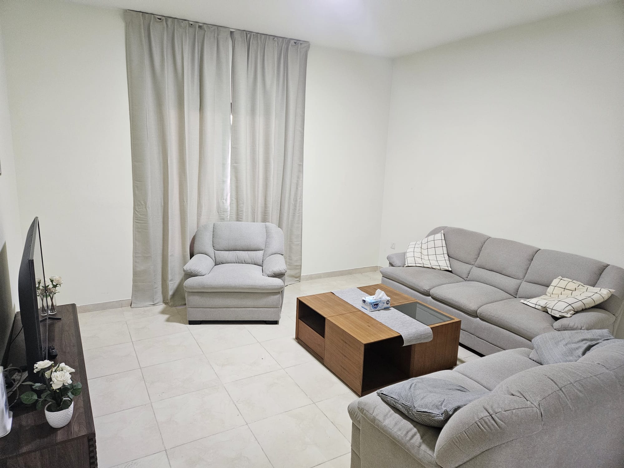 FULLY FURNISHED 1BR APARTMENT IN FOX HILLS
