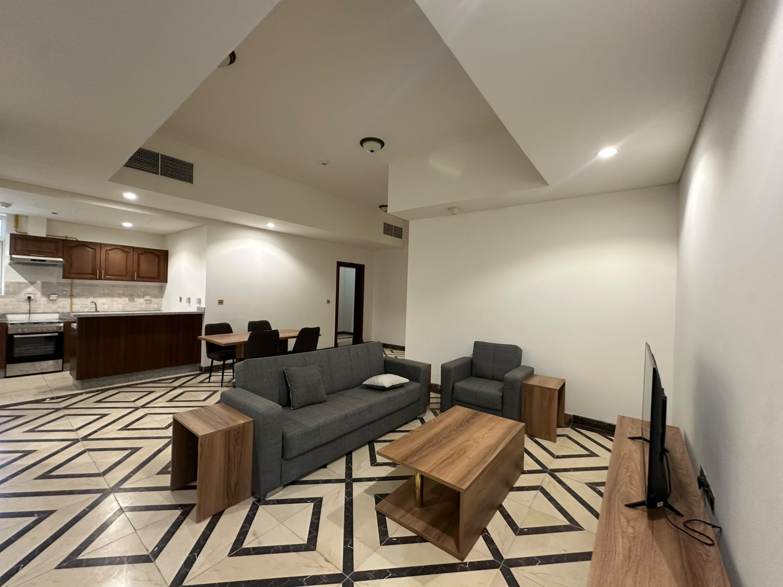 2BR APARTMENT IN FOX HILLS -EACH BEDROOM WITH PRIVATE BATHROOM